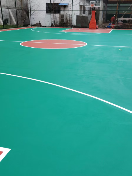 南通 球场长期使用易出现地面开裂